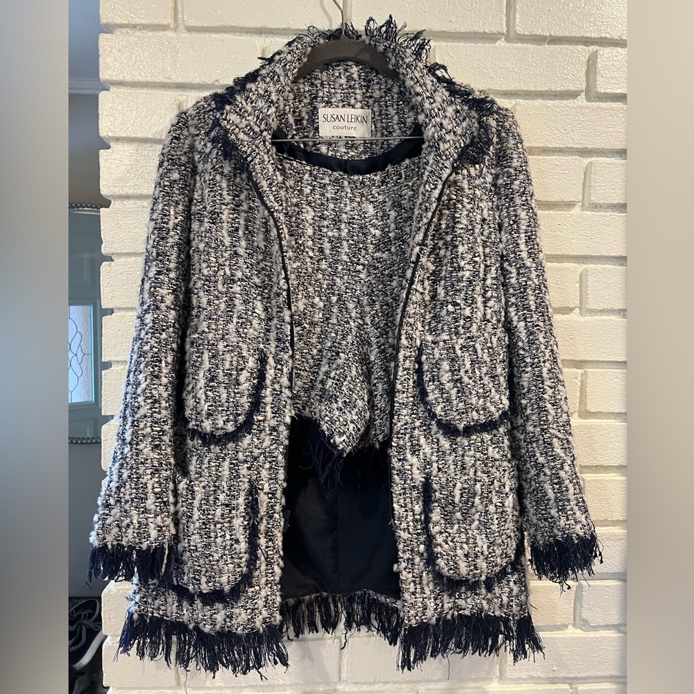 Susan Leikin Suit. Couture 2 piece shorts suit navy tweeded boucle.